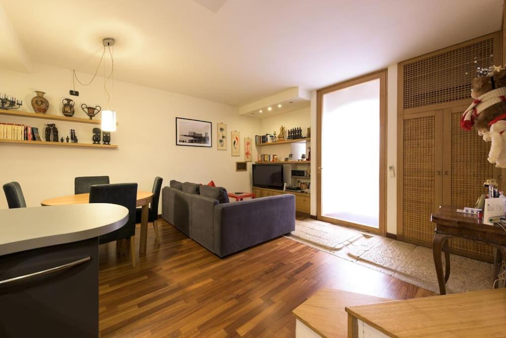 Traditional Apartment In Old City Bari Bagian luar foto