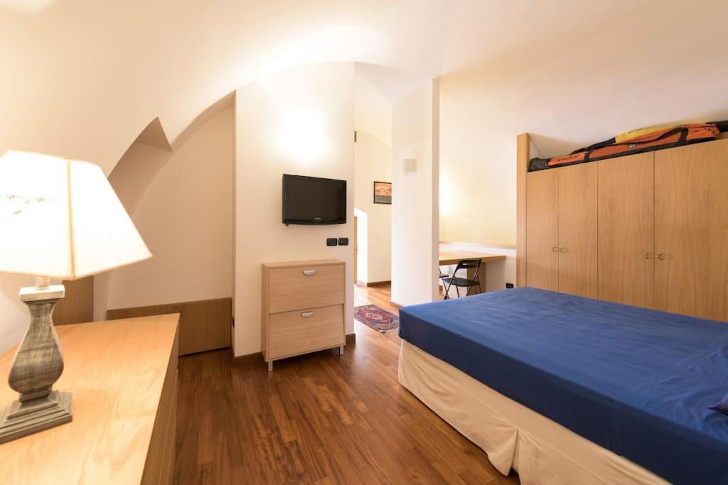 Traditional Apartment In Old City Bari Bagian luar foto
