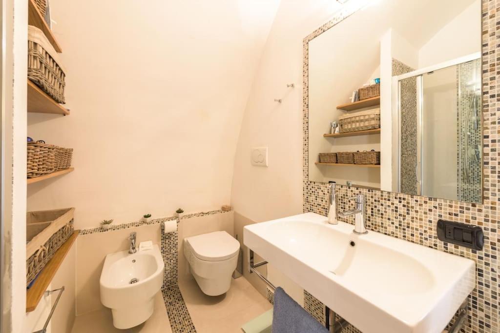 Traditional Apartment In Old City Bari Bagian luar foto
