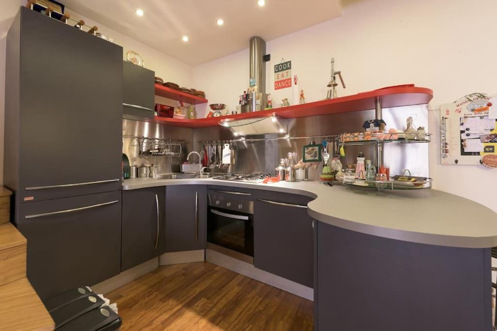Traditional Apartment In Old City Bari Bagian luar foto